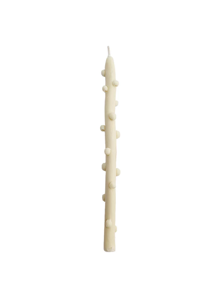 Vela Árvore Palito artesanal na cor branca isolada em fundo branco